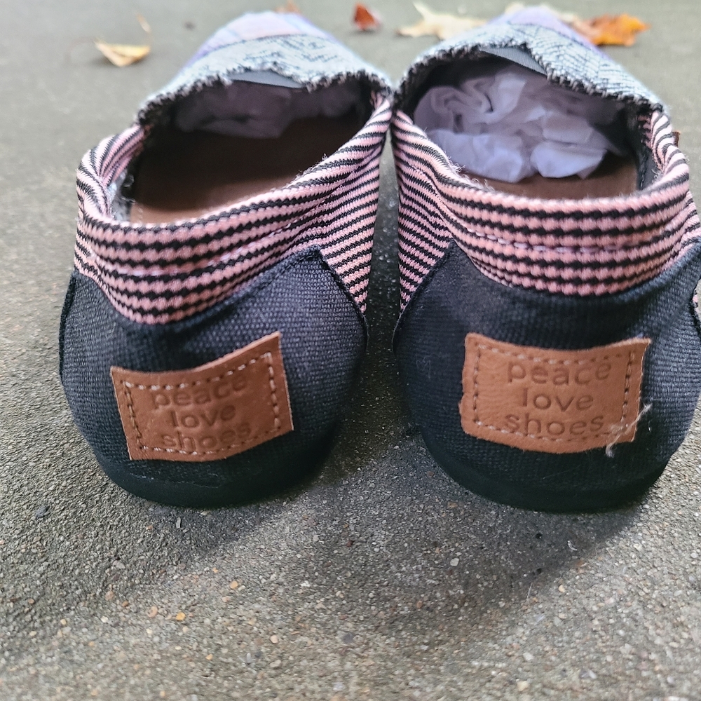 Madden Girl Gloriee Flat Peace Love Shoes Slip Ons Size 9 - Picture 8 of 14